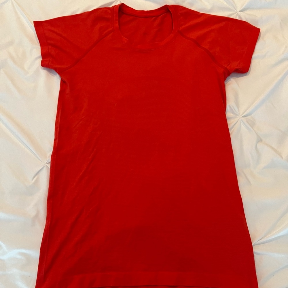 Lululemon Swiftly Tech (size 6)